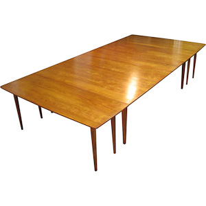 Boothbay Dining Table With Leaves